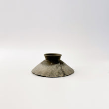 画像をギャラリービューアに読み込む, 5101 Taeko KAJIHARA 梶原妙子 /Pedestal bowl 粉打(黒)高台繋ぎ小鉢