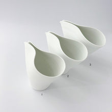 画像をギャラリービューアに読み込む, Hisaki SHOMURA 庄村久喜 / Spouted Bowl for Serving Sake (katakuchi) 磯の片口1