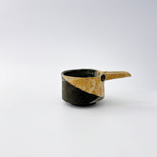 画像をギャラリービューアに読み込む, 1002 Taeko KAJIHARA 梶原妙子 /Sake Decanter Katakuchi Different Soil Pattern 一合片口