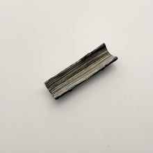 画像をギャラリービューアに読み込む, 8001B Taeko KAJIHARA  梶原妙子 / B長箸置刷毛目(黒) Long Chopstick Rest