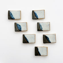 画像をギャラリービューアに読み込む, 8004 Taeko KAJIHARA  梶原妙子 / 箸置 朝鮮唐津 Chopstick Rest — Korean Karatsu Style