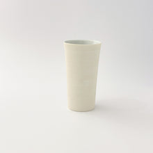 画像をギャラリービューアに読み込む, 金善窯 Kanezen Kiln / 430411 つき立カップLARGE ミスト雲銀刷毛(内白)Toll Cup