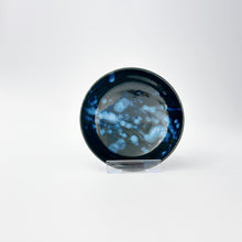 画像をギャラリービューアに読み込む, 井上祐希 Yuki INOUE / 天目青釉滴 銘々皿 小 SUMIGRAY Small Plate with Tenmoku Blue Glaze Drip