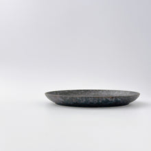 画像をギャラリービューアに読み込む, 金善窯 Kanezen Kiln / 430509 19cmフラット二重高台皿 黒サビ絞り(2枚セット) Plate 19cm Black Rust Glaze (Set of 2)