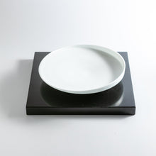 画像をギャラリービューアに読み込む, 中尾純 Jun NAKAO / 白磁皿(中心ずらし)Round Plate 0212