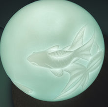 画像をギャラリービューアに読み込む, 川崎精一 Seiichi KAWASAKI/ 金魚陰刻ランプ小 Small Lamp incised with Goldfish (Bluish White Porcelain)050111