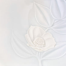 画像をギャラリービューアに読み込む, 川崎精一 Seiichi KAWASAKI / 椿陰刻茶碗(茶道用)Tea Bowl Camellia