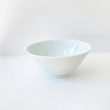画像をギャラリービューアに読み込む, 川崎精一 Seiichi KAWASAKI / 椿陰刻茶碗(茶道用)Tea Bowl Camellia