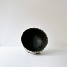 画像をギャラリービューアに読み込む, 3108 Taeko KAJIHARA 梶原妙子 /Bowl L 粉打(黒)寄せ足椀(大)