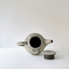 画像をギャラリービューアに読み込む, 6101 Taeko KAJIHARA 梶原妙子 /Tea Pod  粉打(黒)急須