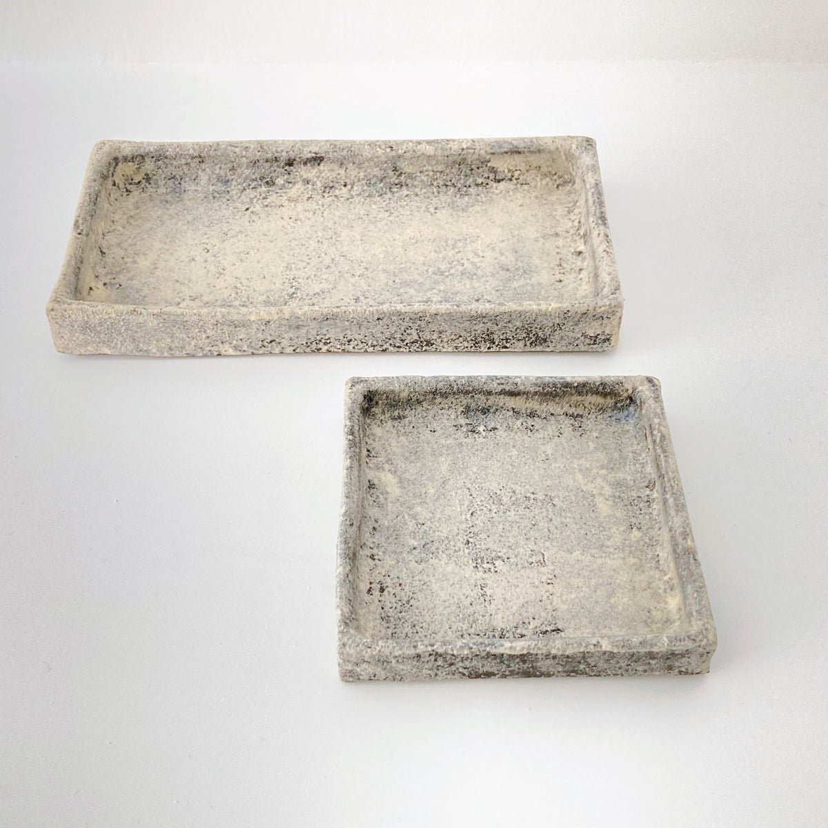 4106 Taeko KAJIHARA 梶原妙子 /Square Plate 粉打（黒）立縁
