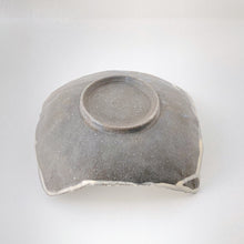 画像をギャラリービューアに読み込む, 4115 Taeko KAJIHARA 梶原妙子 / Square Small Bowl 粉引(黒)四方鉢