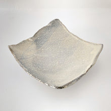 画像をギャラリービューアに読み込む, 4115 Taeko KAJIHARA 梶原妙子 / Square Small Bowl 粉引(黒)四方鉢