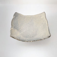 画像をギャラリービューアに読み込む, 4115 Taeko KAJIHARA 梶原妙子 / Square Small Bowl 粉引(黒)四方鉢