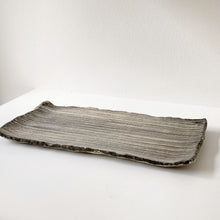 画像をギャラリービューアに読み込む, 4302 Taeko KAJIHARA 梶原妙子 / Long Rectangle Plate 刷毛目(黒)長皿