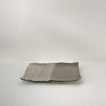 画像をギャラリービューアに読み込む, 3304 Taeko KAJIHARA 梶原妙子 / Square Plate  刷毛目(黒)四方皿