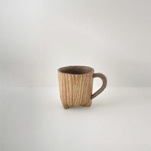 画像をギャラリービューアに読み込む, 3403 Taeko KAJIHARA 梶原妙子 / Cup with 3 Legs (Red) 刷毛目(赤)三つ足カップ