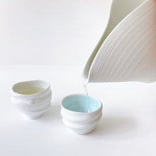 画像をギャラリービューアに読み込む, Hisaki SHOMURA 庄村久喜 / Spouted Bowl for Serving Sake (katakuchi) 磯の片口 2