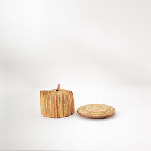 画像をギャラリービューアに読み込む, 2402 Taeko KAJIHARA 梶原妙子 / 3 Legs with Lid Small size 刷毛目(赤)三つ足豆碗