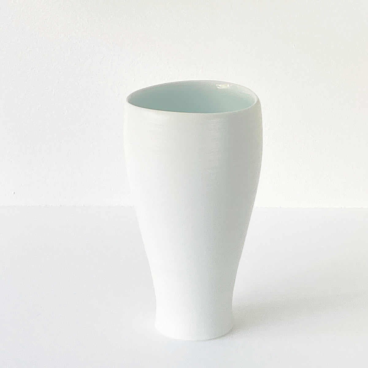 Hisaki SHOMURA 庄村久喜 /Tall Cup 白妙磁 トールカップ – 陶庵東京