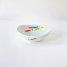 画像をギャラリービューアに読み込む, 一峰窯 Ippo Kiln /  201 Colorful Fish  Oval Small Bowl 彩魚楕円小付