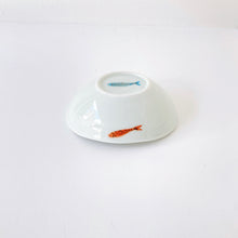 画像をギャラリービューアに読み込む, 一峰窯 Ippo Kiln /  201 Colorful Fish  Oval Small Bowl 彩魚楕円小付