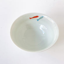 画像をギャラリービューアに読み込む, 一峰窯 Ippo Kiln /  204 Colorful Fish  Rice Bowl (Large) ひねり飯碗 大