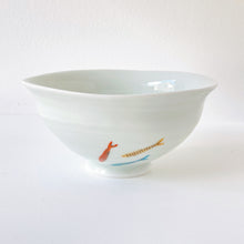 画像をギャラリービューアに読み込む, 一峰窯 Ippo Kiln /  204 Colorful Fish  Rice Bowl (Large) ひねり飯碗 大