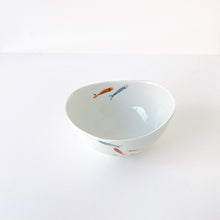 画像をギャラリービューアに読み込む, 一峰窯 Ippo Kiln /  206 Colorful Fish Oval Bowl ひねり楕円ボール