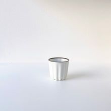 画像をギャラリービューアに読み込む, 皓洋窯 Kouyou Kiln / 420103 カヌカップS 渕さびバニラ(白)Canelé Cup S White