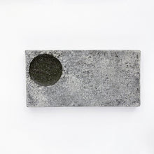 画像をギャラリービューアに読み込む, 4111 Taeko KAJIHARA 梶原妙子 / Round Carved Rectangle Plate 粉打(黒)丸彫二方足長方皿