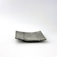 画像をギャラリービューアに読み込む, 4113 Taeko KAJIHARA 梶原妙子 /Connected Square Plate   粉打（黒）繋ぎ四方皿
