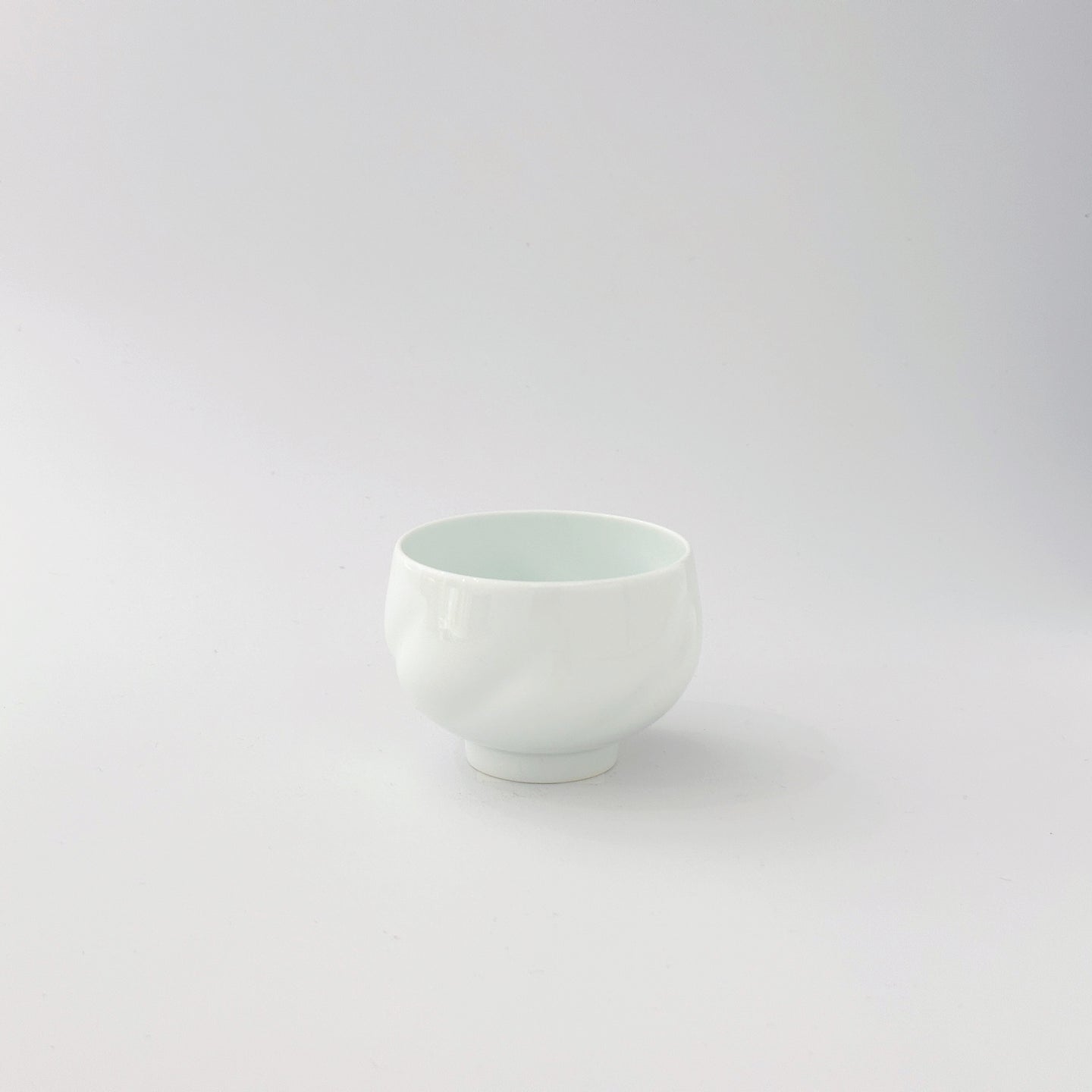 中尾純 Jun NAKAO /   白磁ひねり湯呑　Japanese Tea Cup