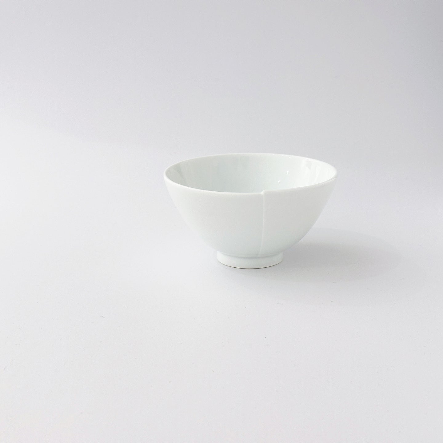 101 井上祐希 Yuki INOUE / 白磁飯碗（中）Rice Bowl  (M) Edge