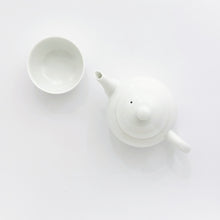 画像をギャラリービューアに読み込む, 中村清吾 Seigo NAKAMURA/ 白磁急須　白磁線茶碗（小）　セット　070102　070103
