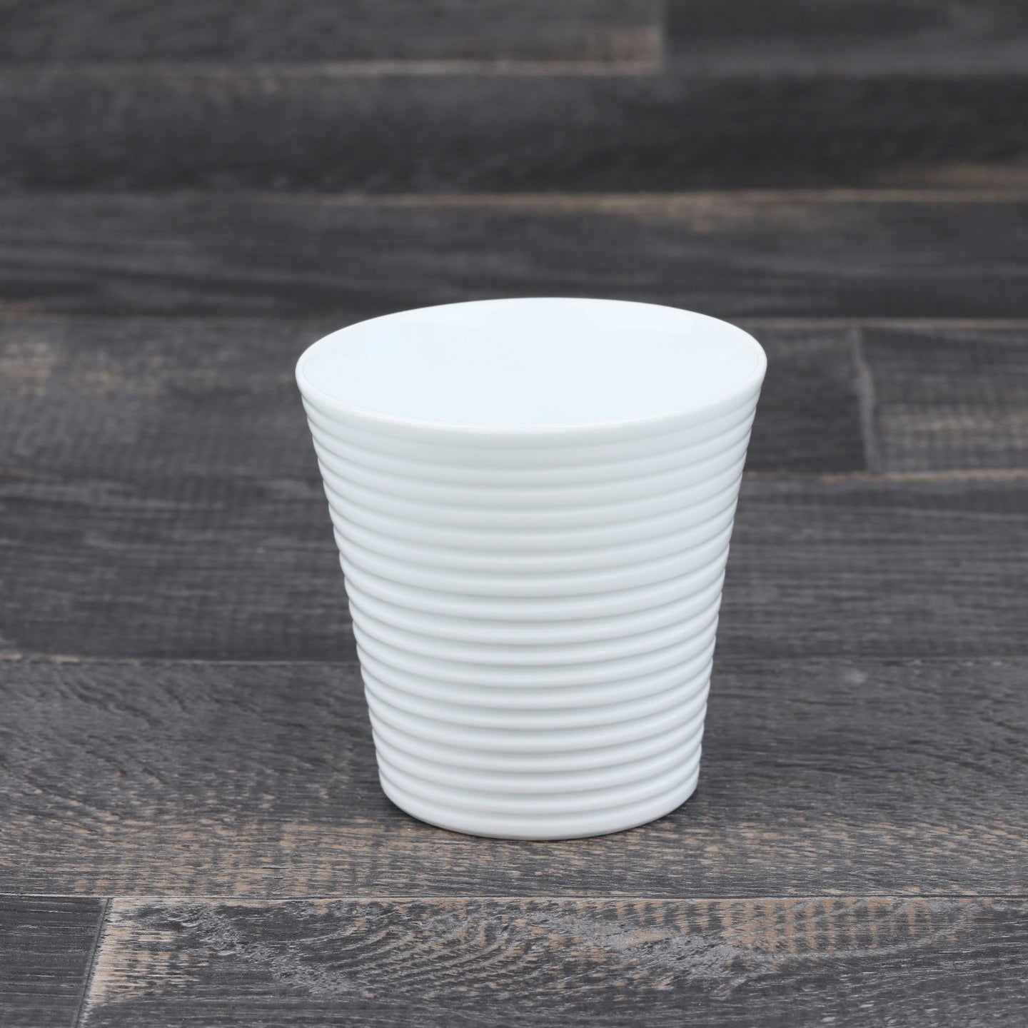 中尾恭純 Yasuzumi NAKAO /　白磁線段ミニカップ  Short Cup with Line Pattern