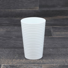 画像をギャラリービューアに読み込む, 中尾恭純　Yasuzumi NAKAO / 白磁線段カップ Cup with Line Pattern
