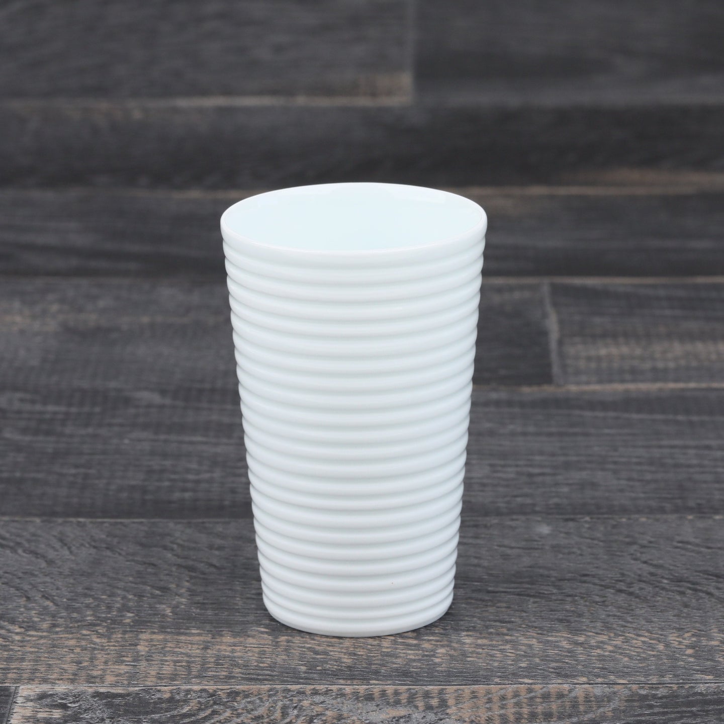 中尾恭純　Yasuzumi NAKAO / 白磁線段カップ Cup with Line Pattern
