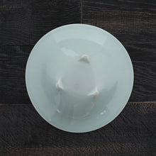 画像をギャラリービューアに読み込む, 川崎精一 Seiichi KAWASAKI / カサブランカ陰刻鉢（三つ足） Large Bowl with incised design of Casablanca lilium (Three legs)
