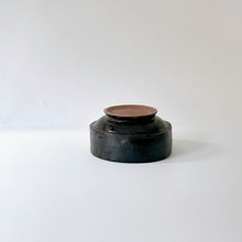 画像をギャラリービューアに読み込む, Taeko KAJIHARA 梶原妙子 /Small Bowl　黒釉　巻小鉢　4503
