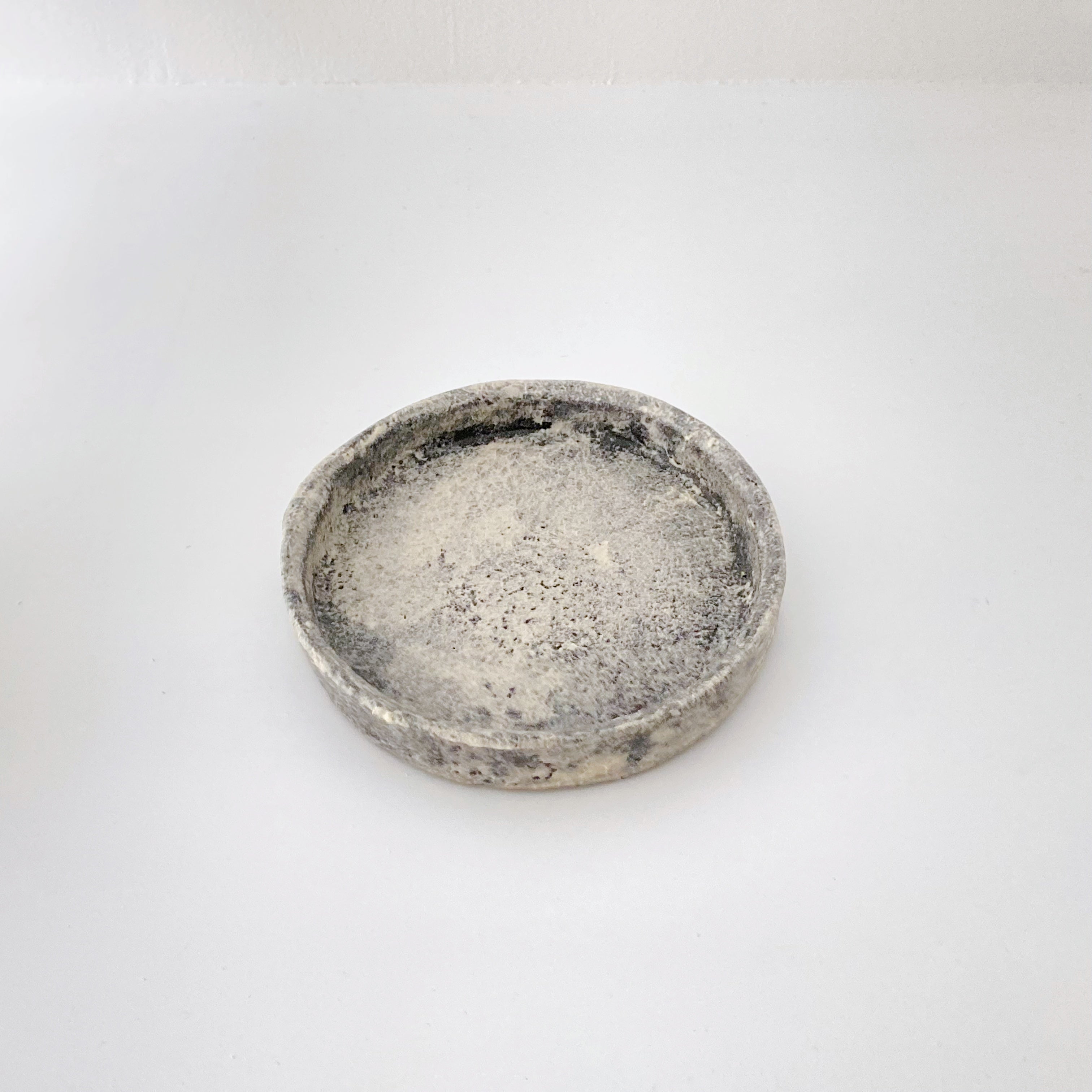 粉打黒 立縁楕円皿 梶原妙子 | 作家もの和食器通販【暮らし用品】
