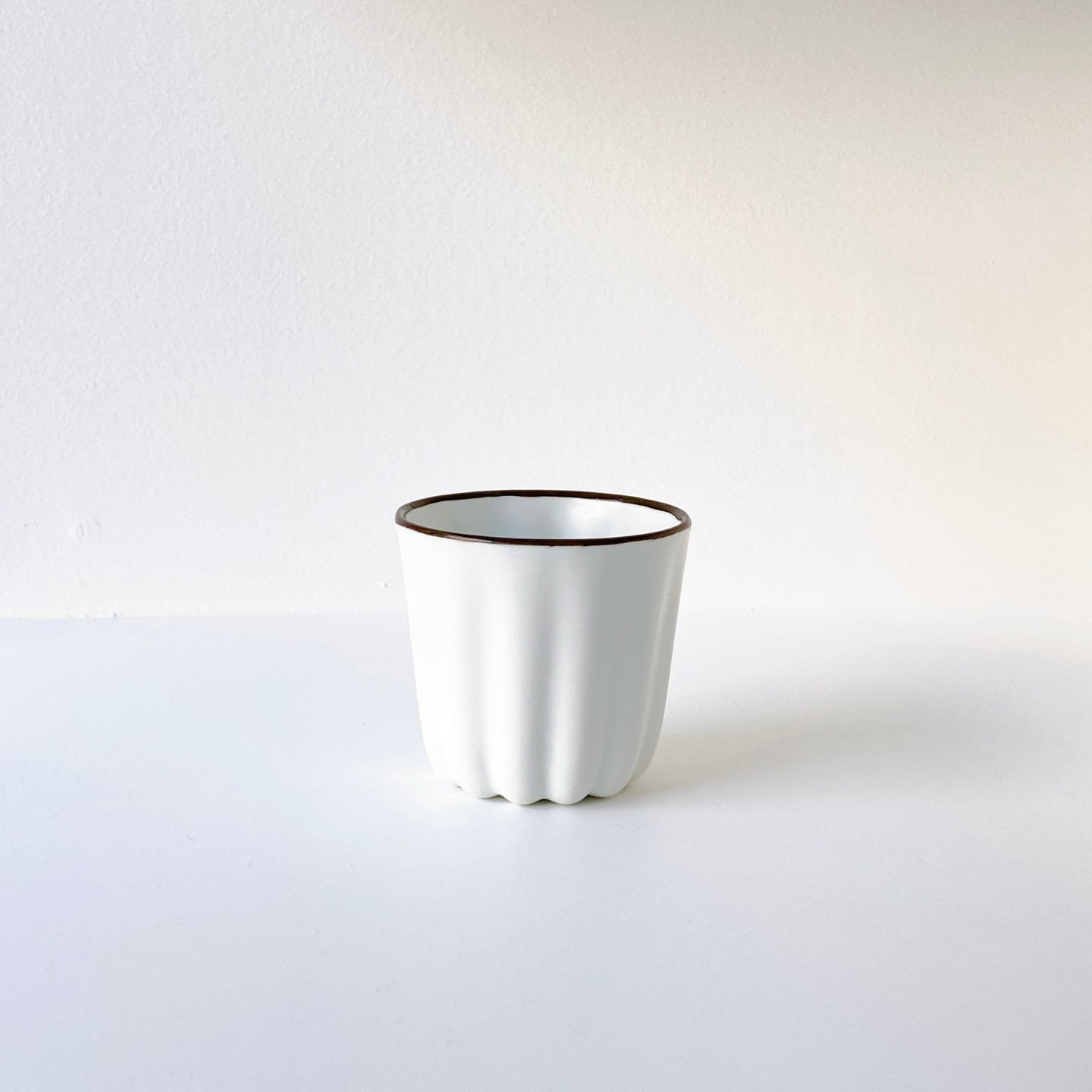 皓洋窯 Kouyou Kiln / カヌカップL 渕さびバニラ（白）Canelé Cup L White