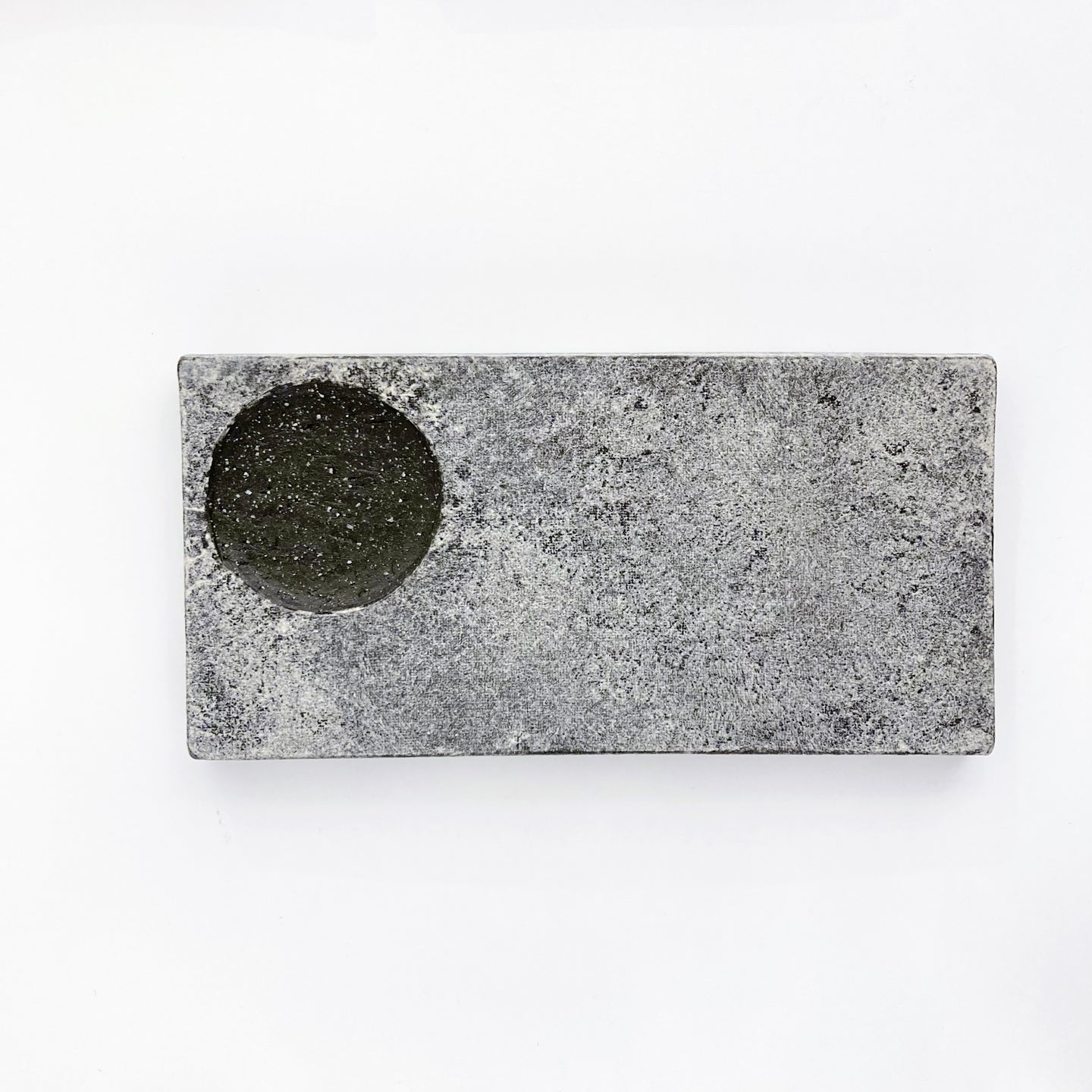 4111　Taeko KAJIHARA 梶原妙子 / Round Carved Rectangle Plate 粉打（黒）丸彫二方足長方皿